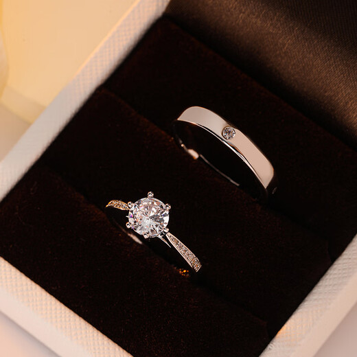Core luxury simulation ring wedding ring, a male and female couple, fake diamond ring, live ring, wedding scene props, engagement exchange, beloved live ring for women