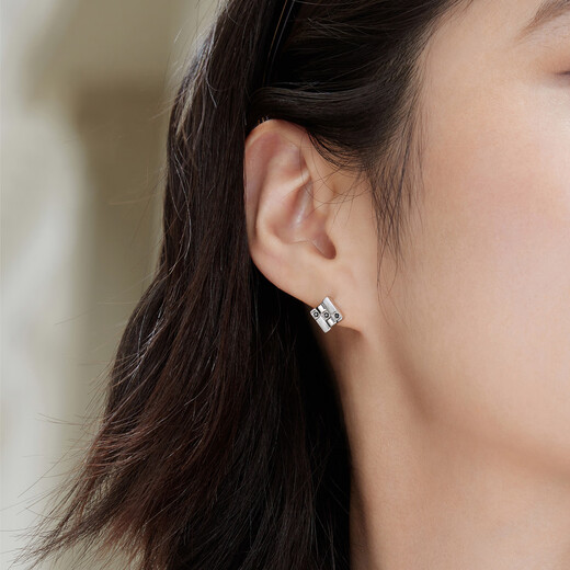 Lukfook Jewelry Couple Gift Platinum Earrings Black Diamond Rubik's Cube Platinum 950 Hand Brushed Men's and Women's Earrings Total Weight Approximately 3.77 Grams