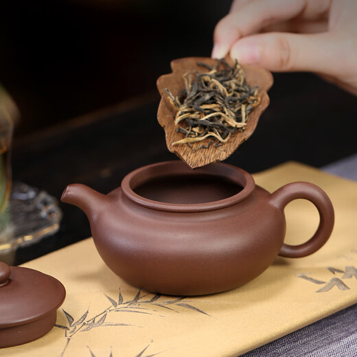 Hidden Pot World Yixing Purple Clay Pot Purely Handmade Teapot Original Mineral Purple Clay Small Capacity Household Kung Fu Tea Set Teapot Antique Pot Antique Pot 170ml