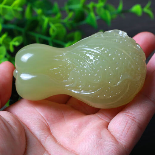 Lianshi high-end quality jade and cabbage handle pieces, ice-green white jade, hundred wealth play pieces, Nafu hand play pieces, Hong Kong and Macao light luxury handle pieces, about 80mm long