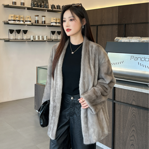 Muqiantang Mink Coat for Women V-neck Mink Fur Velvet Young Short Whole Mink Coat Mink Coat for Women Silver Blue Silver Blue One Size Recommended Weight (80-135)