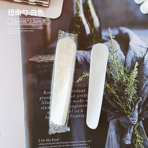 Shantou Lincun Food Grade Packaging Disposable Birthday Cake Spoon Ice Cream Spoon Pudding Spoon Twisted Spoon Takeaway Plastic Spoon Tableware White 100 Count (Specifications 5 Count/Pack)