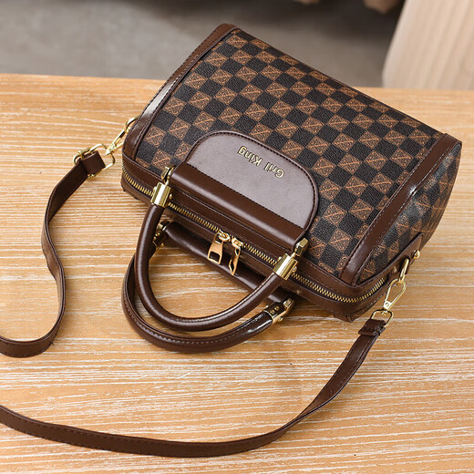 Genuine leather texture bag 2025 new classic fashion large-capacity handbag versatile pillow bag shoulder crossbody bag Z-shaped - brown