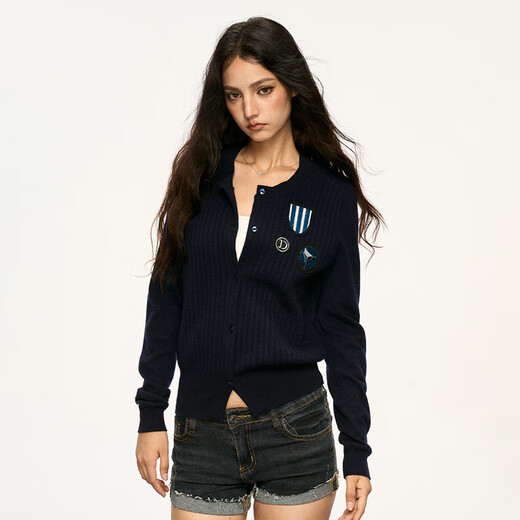 AAISUP American College Style Badge Short Knitted Sweater Women's 2025 Autumn Hot Girl Slim Fit Soft Waxy Sweater Jacket Navy M