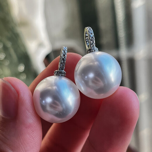 Zhou Taisheng cold light imitation Australian white pearl pendant pacifier style deep sea pearl necklace women's 925 silver buckle pendant gold