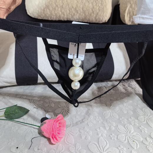 He Jiagong men's thong 3cm large beads sexy double butt back hollow T-shaped butt-revealing underwear transparent temptation low-waist pants black