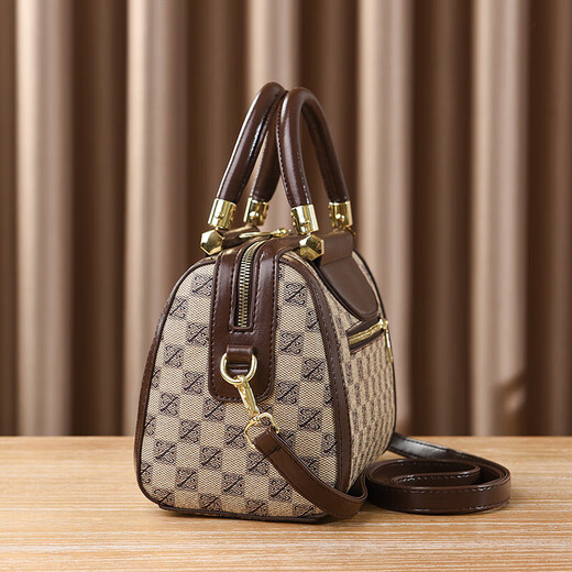 Genuine leather texture bag 2025 new classic fashion large-capacity handbag versatile pillow bag shoulder crossbody bag Z-shaped - brown