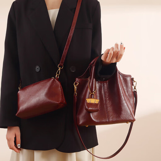 Miss Meow red bridal wedding bag engagement handbag women's new high-end new year gift for mother bag Ancora red + exquisite bouquet (red wedding bag bridal bag can be used daily)