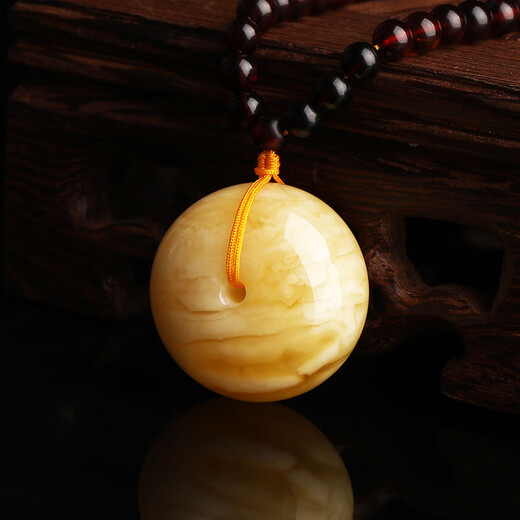 Yanyun Jewelry Natural Beeswax Peace Buckle Pendant Tiger Skin White Flower Red Amber Honey Necklace Men and Women Orphan Main Stone Weight 5-6 Grams