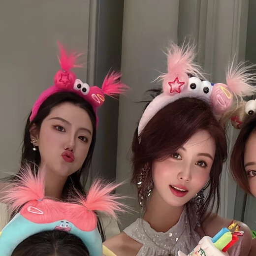 Internet celebrity style explosive hair hoop for girls, personalized and funny headwear, creative and versatile face wash crushing hair hoop, ugly hair card, pink big eye hair hoop