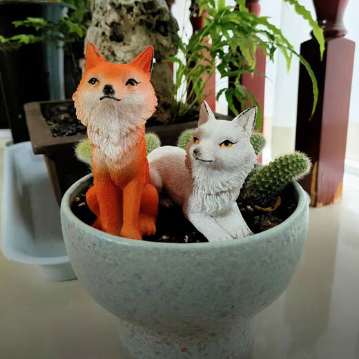 Fantasy nine-tailed fox succulent flower bonsai decorative ornaments outdoor monkey tail column landscape white small fox tail red fox lying