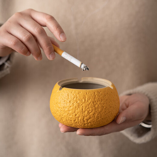 Ruoyan ugly orange ashtray ceramic household coffee table with cover creative decorative ornaments anti-fly ash ashtray new year birthday gift