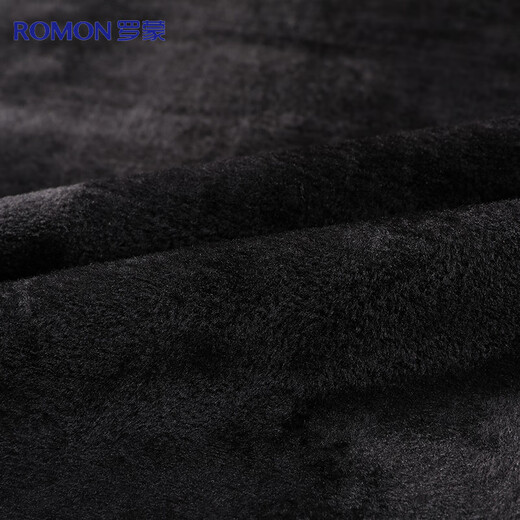 Romon contient un faux pull deux pièces en laine pour hommes en automne et en hiver, ainsi qu'un t-shirt en velours et un pull épais pour vêtements de travail de papa.