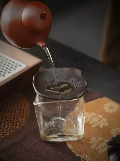 The middle shopkeeper's Purple Pottery Crab Windfall General Tea Pet Tea Strainer Purple Pottery One-piece Filter Set Can Raise Ornaments Household Tea Filter Crab Tea Strainer/Ornament-Purple Pottery