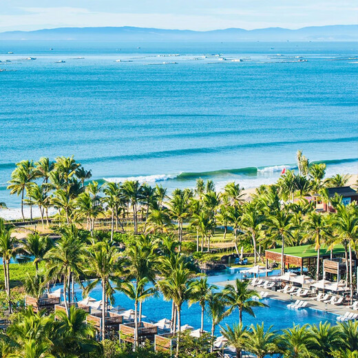 Breakfast and dinner included. Marriott Hainan Blue Bay Westin 2 nights in a Deluxe Sea View Room with breakfast and play package. 2 nights in a Deluxe Sea View Queen Room (including breakfast + 1 Chinese dinner + play)