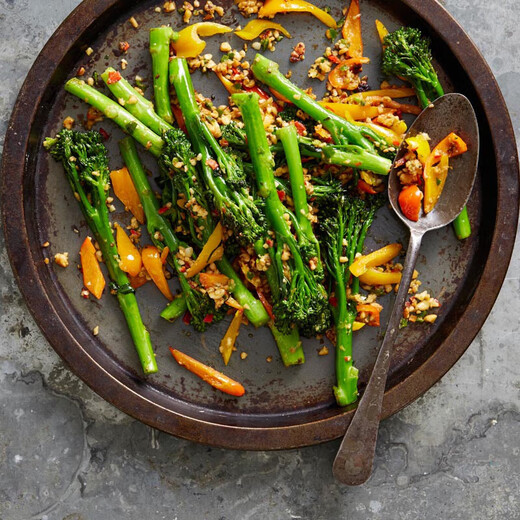 Beijing fresh Yunnan fresh broccoli moss, long-stem broccoli moss, sweet, crisp and tender, kept fresh with ice, net weight 2.5Jin Jin equals 0.5kg, straight from the source