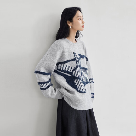 Dialogue (DUIBAI) Art Painting Joint Loose Contrast Jacquard Round Neck Sweater Women's 2025 Winter New Soft Waxy Sweater Light Gray S