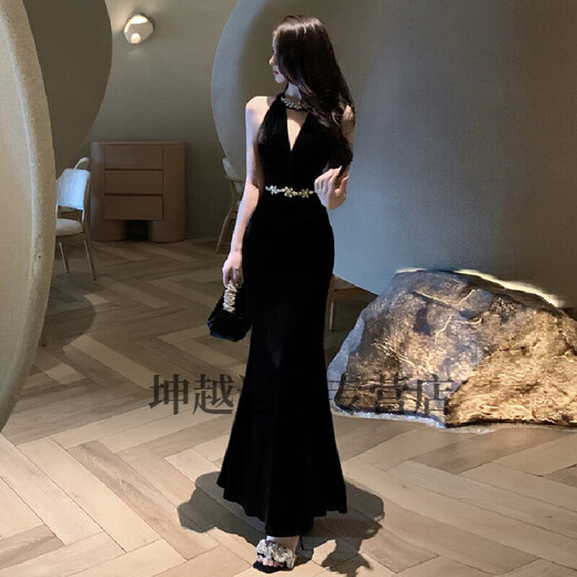 For a dynamic and heavy-duty studded velvet banquet dress, high-waisted figure-hugging butt-hugging long fishtail little black dress, black M