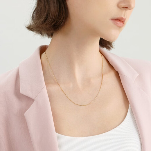 Chow Sang Sang 18K yellow gold box pattern color gold necklace plain chain clavicle chain 03816N18KY pricing 45 cm