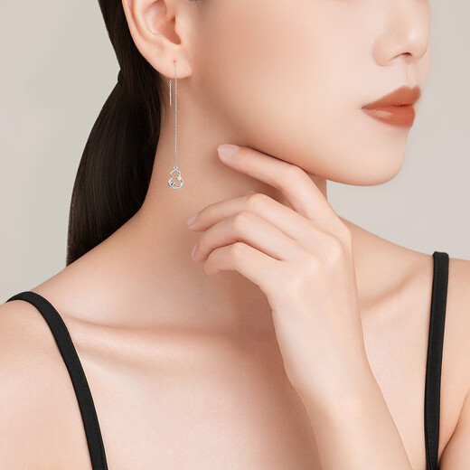 Chao Acer Boya Hulu platinum earrings for women PT950 earrings car with Chinese style as a gift for girlfriend, priced at 250 yuan, 1.75g, one pair