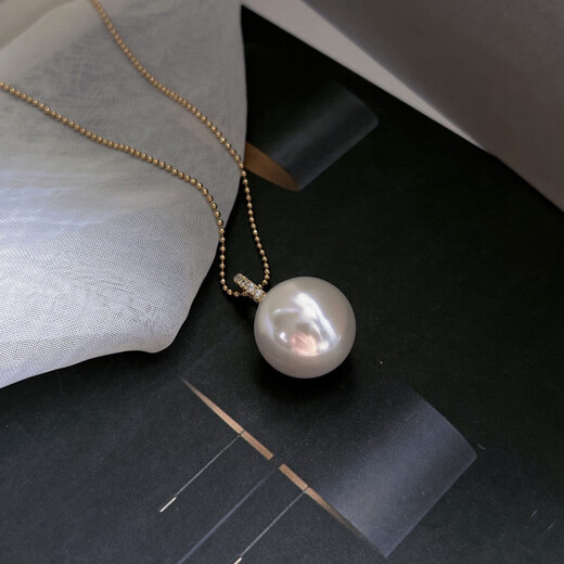 Zhou Taisheng cold light imitation Australian white pearl pendant pacifier style deep sea pearl necklace women's 925 silver buckle pendant gold
