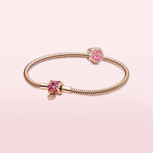 PANDORA Pandora sets are available in various styles. Copper and silver alloy bracelets. Same style for men and women. Pink sparkling bracelet set. Original brand box. 18 cm.