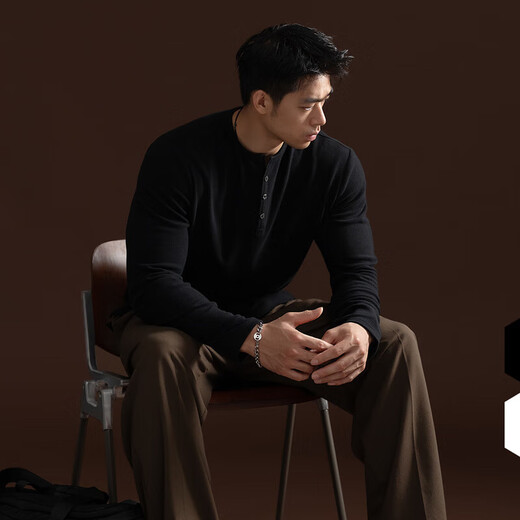 Monster Guardians long-sleeved fitness clothes for men, far infrared heating and warm sports tops, slim fit and skin-friendly two-color Henley shirt, black L