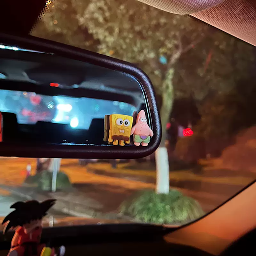 Yusenyi car rearview mirror reversing mirror decorative pendant doll car interior decoration creative three-dimensional cute instrument panel SpongeBob SquarePants free 3M glue