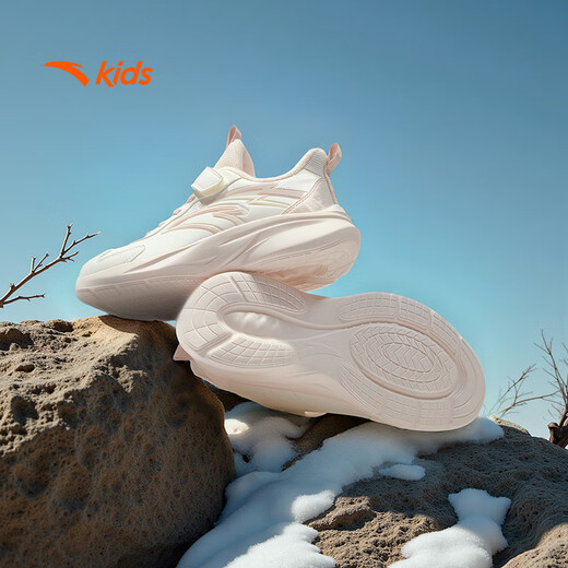 安踏儿童运动鞋女大童加绒跑鞋2025冬户外系列保暖棉鞋A22546927