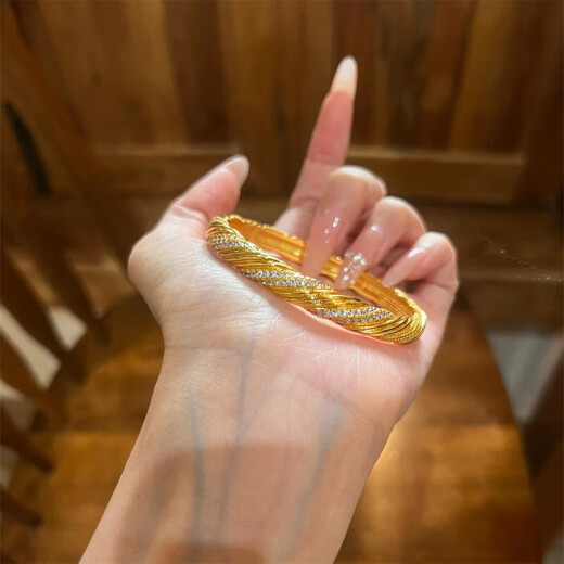 Jinxu Lao Phoenix 999 gold 18k gold brushed twist diamond bracelet sweet cool cool style bracelet accessories for women Lao Feng