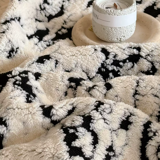 RSRDDY Nordic style versatile double-sided velvet blanket office sofa lunch break small blanket thickened Hepburn living room leg blanket double layer lamb velvet Hepburn-apricot powder 180*200cm large single blanket