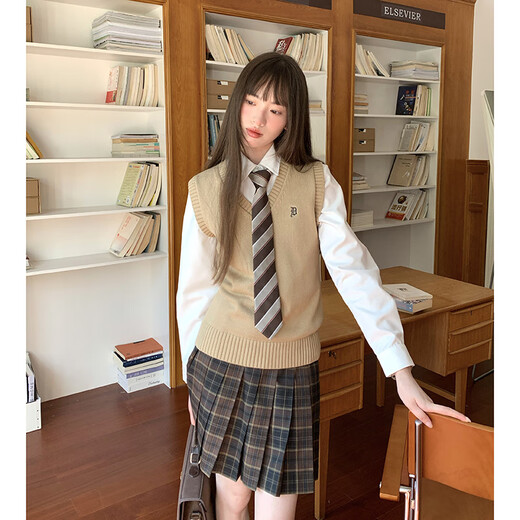 Shantou Lincun Tokyo Shijijk Spring Two-piece Uniform Sleeveless Knitted Vest Women's Summer Sweet Style Suit Miss Pinecone 39CM++ Boxer M