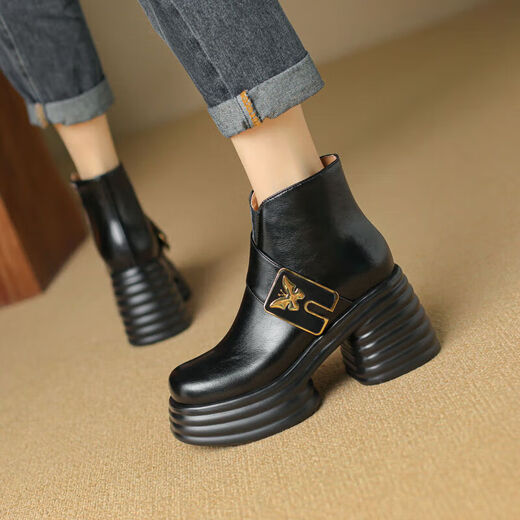 Kangnai light luxury belt buckle thick-soled Martin boots for women 2025 new autumn and winter black single lining 38