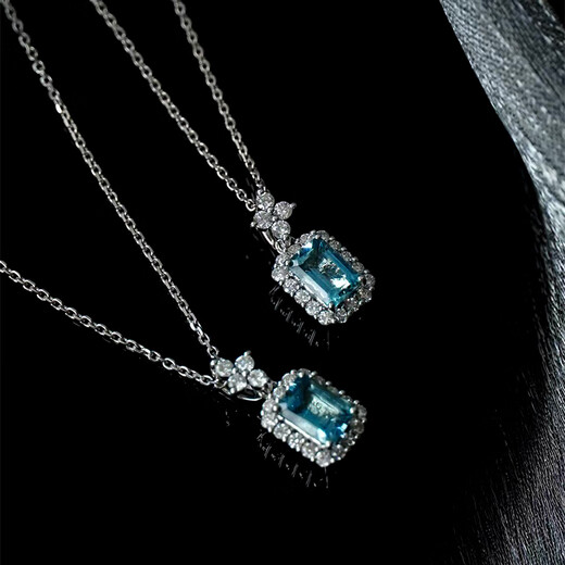 IDC Henan artificially cultivated diamond 18K gold cultivated aquamarine perfume bottle pendant light luxury clavicle chain lover gift wine bottle sapphire pendant