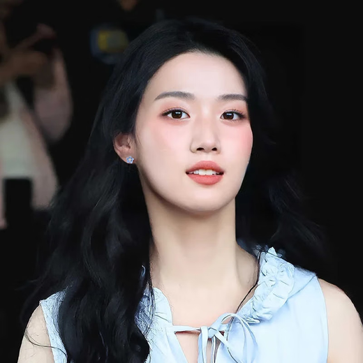 Blue camellia resin earrings for women 2025 new niche design exquisite earrings light 1# blue small flower earrings