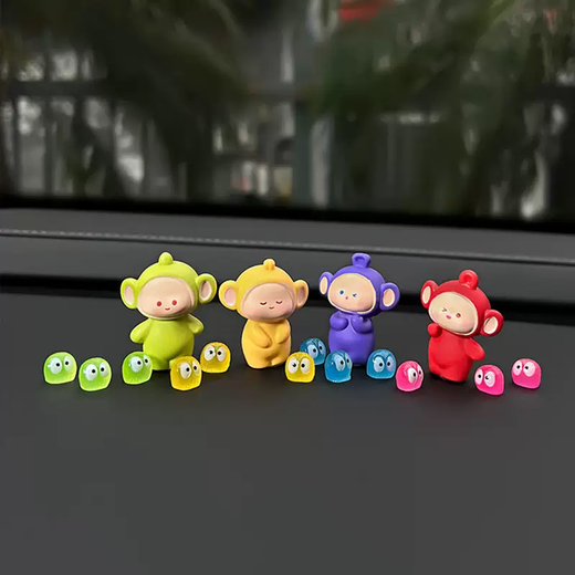 Yusenyi's new Tiantianbaobao car ornaments creative car center console interior electric rearview mirror desktop set 4 dolls + 12 partners with traceless glue