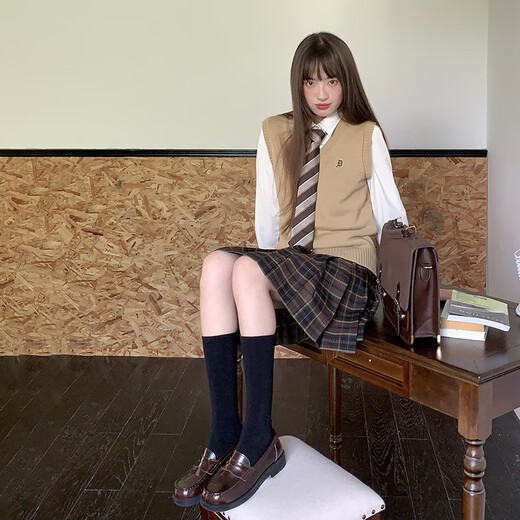 Shantou Lincun Tokyo Shijijk Spring Two-piece Uniform Sleeveless Knitted Vest Women's Summer Sweet Style Suit Miss Pinecone 39CM++ Boxer M