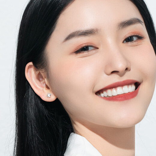 Wanfulong genuine platinum pt950 four-leaf clover earrings for women, pierced ears, hypoallergenic, classic and versatile earrings for gifts, platinum PT950, versatile, classic four-leaf clover earrings 1.15g