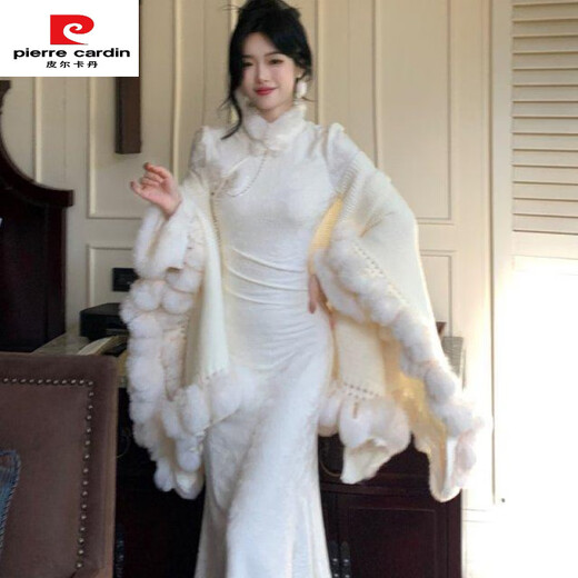 Pierre Cardin 2025 velvet thickened cheongsam new Chinese style dress gold temperament fur collar jacquard heavy industry cheongsam winter new style off-white plus velvet L