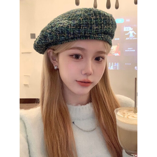 Yang Shanyue New Year's red beret for women with big head circumference, winter style, fashionable and versatile, showing face, small ins internet celebrity temperament painter hat, green M L (58-61c)