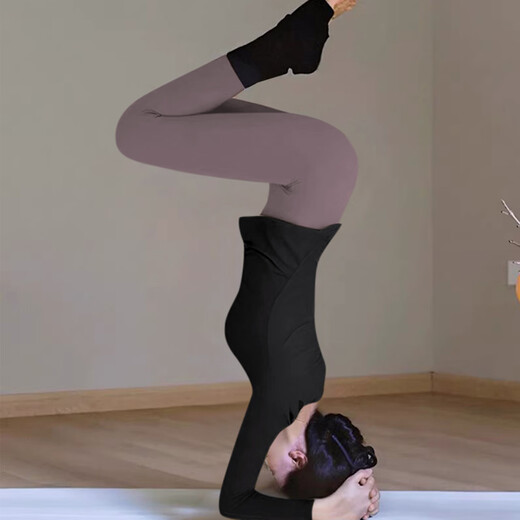 Double show yoga wear top with chest pad for women 2025 new high-end long-sleeved and beautiful Pilates training wear fitness suit black top XL 125-140