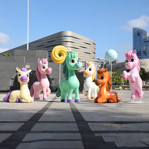 Shangyi 2026 Fiberglass Cartoon Horse Sculpture Commercial Space Festival Display Shopping Mall Plaza Cartoon Theme Decoration Ornaments Customized