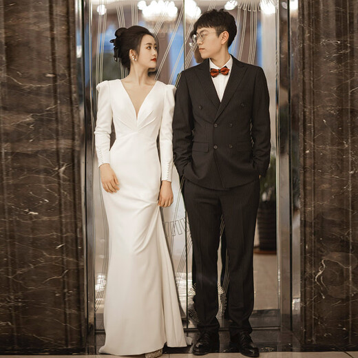 Rabbit style certificate clothes French satin light wedding dress 2025 new long-sleeved Hepburn style niche simple bride welcome fishtail white XS