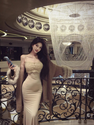 Xiaohongshu hot hot girl suit skirt women's autumn and winter temperament hip-hugging suspender dress long-sleeved knitted cardigan knitted jacket S ready-made direct delivery free shipping insurance one size