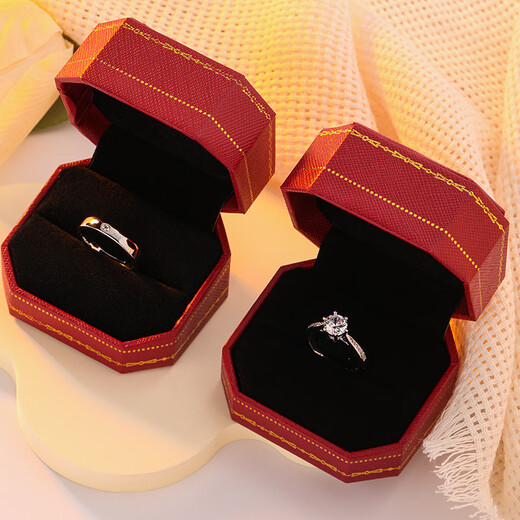 Core luxury simulation ring wedding ring, a male and female couple, fake diamond ring, live ring, wedding scene props, engagement exchange, beloved live ring for women