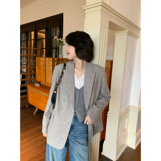 Falling in love with the fabric, the colorful quinoa wool suit is a two-wear jacket with a huge square ribbon. The second batch of quinoa color will be shipped within 13 working days. XS XS