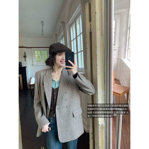 Falling in love with the fabric, the colorful quinoa wool suit is a two-wear jacket with a huge square ribbon. The second batch of quinoa color will be shipped within 13 working days. XS XS