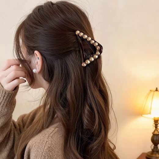 Wanyao high-end imitation pearl triangle clip 2025 new hairpin back head hair shark clip high ponytail fixed clip champagne color pearl triangle clip 8cm
