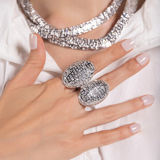 APM Monaco new product personalized maze ring silver and white modern design hand ornaments neutral style avant-garde gift silver size 48