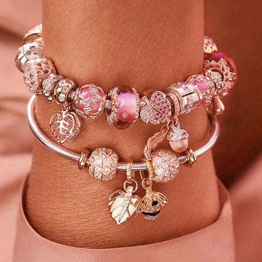 PANDORA Pandora sets are available in various styles. Copper and silver alloy bracelets. Same style for men and women. Pink sparkling bracelet set. Original brand box. 18 cm.